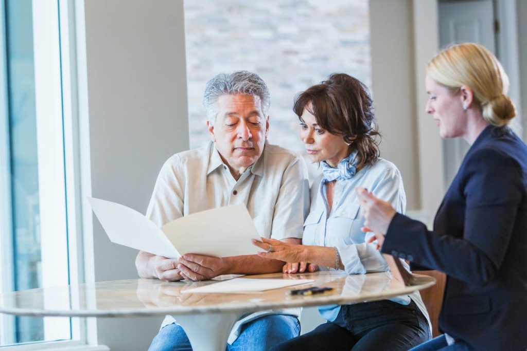 couple meeting for insurance